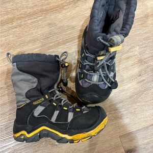 Keen Kids Black and Yellow Snow Boots